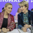Esperanza Aguirre y Cristina Cifuentes.-