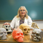 La profesora Mercedes Martínez en la Facultad de Medicina de la Universidad de Valladolid.-- PHOTOGENIC