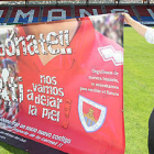 'Por tí nos vamos a dejar la piel' es el lema de la nueva campaña de abonos del Numancia. ÁLVARO MARTÍNEZ-
