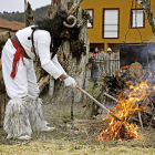 Uno de los personajes del carnaval de Alija del Infantado.-DESTINO LEÓN