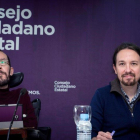 El secretario general de Podemos, Pablo Iglesias, junto al secretario de Organización, Pablo Echenique, durante la reunion de urgencia del Consejo Ciudadano Estatal del partido-EFE
