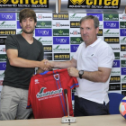 Aitor Fernández fue presentado como portero numantino en un acto en el que estuvieron presentes Eduardo Rubio y César Palacios.-Valentín Guisande