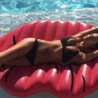 La modelo rusa ha publicado una foto en sus redes sociales luciendo tipazo en bikini.-INSTAGRAM
