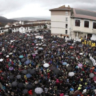 La manifestación de Alsasua contra la mala imagen que se proyecta de la población tras unos enfrentamientos con la Guardia Civil.-