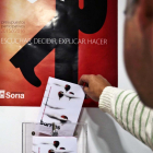 Urna de consulta, ayer en La Presentación.-Mario Tejedor