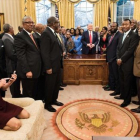 Kellyanne Conway, en el Despacho Oval, en un acto con líderes de uiversidades y 'colleges' de tradición afroamericana.-BRENDAN SMIALOWSKI