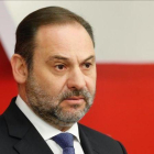 El ministro de Fomento y secretario de Organización del PSOE, José Luis Ábalos, el 11 de marzo en la sede del partido.-EFE / J P GANDUL