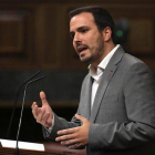 Alberto Garzón, líder de Izquierda Unida, en su intervención durante la primera ronda de la investidura de Pedro Sánchez.-EFE