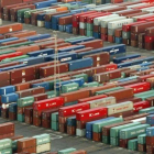 Contenedores en el puerto de Barcelona.-ÁLVARO MONGE