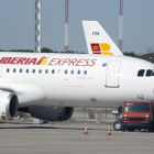 Avión de Iberia Express, en Barajas.-PERIODICO (ARCHIVO)