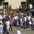 Un momento de la llegada de la procesión con San Roque a la plaza Mayor. / JAVIER NICOLÁS -