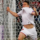 Gameiro celebra un gol con el Sevilla en la final de la Europa League de la pasada temporada ante el Liverpool.-REUTERS / MICHAEL DALDER