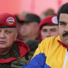 El Chavista Diosdado Cabello (izquierda), presidente de la Asamblea Nacional, junto al mandatario venezolano, Nicolás Maduro, en un acto oficial.-REUTERS