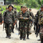 Soldados filipinos cerca de la ciudad de Marawi.-