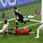 Diego Costa marca su segundo gol a Portugal.-/ AFP / JONATHAN NACKSTRAND