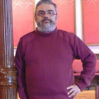 ésar Ibáñez París ayer, en el salón Gerardo Diego del Círculo La Amistad Numancia. / PEDRO CALAVIA-