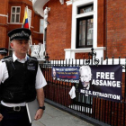 La embajada de Ecuador en Londres, donde estuvo refugiado Julian Assange.-AFP