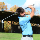 El golfista soriano Daniel Berná en las instalaciones del Club de Golf Soria. MARIO TEJEDOR