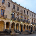 La fachada del Ayuntamiento de Soria. / VALENTÍN GUISANDE-