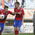 Sergi Enrich y Vicente tras el empate a dos que a la postre fue definitivo. / Diego Mayor-