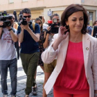 La candidata socialista a la Presidencia del Gobierno de La Rioja, Concha Andreu, a su llegada a la reunión con Unidas Podemos este jueves.-ABEL ALONSO (EFE)
