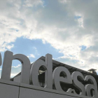 Logo de Endesa en su sede del parque empresarial de Madrid.-PEDRO CARRERO