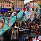 Una sardina gigante en la manifestación de Bolonia.-ANDREAS SOLARO / AFP