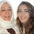 La activista siria Orouba Barakat y su hija Halla, asesinadas en Estambul-EL PERIÓDICO
