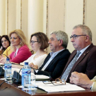 Diputados del PP y diputados no adscritos que salieron del grupo hace un año después de una crisis interna.-M.T.