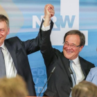 Armin Laschet (centro), el líder regional del CDU, con su esposa Susanne, y Bodo Loettgen, el secretario general en Renania del Norte-Westfalia.-EFE / ARMANDO BABANI