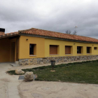 Exterior del flamante albergue municipal.-VALENTÍN GUISANDE