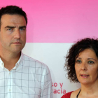 El diputado de UPyD en el País Vasco Gorka Maneiro, y Águeda Arranz, informan sobre los cambios en la formación-Ical