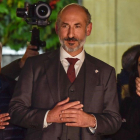 Aitor Elizegi, aplaudido tras ser elegido presiente del Athletic Club.-EFE / MIGUEL TONA