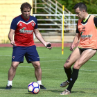 Julio Álvarez durante un ejercicio en un entrenamiento en el anexo de Los Pajaritos.-Valentín Guisande