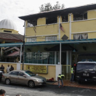 Vista frontal de la escuela religiosa incendiada en Kuala Lumpur, el 14 de septiembre-EFE / FAZRY ISMAIL
