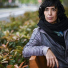 La escritora vasca Edurne Portela, en Barcelona.-JORDI COTRINA