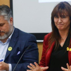 La portavoz de JxCat en el Congreso, Laura Borràs, y el presidente del grupo en el Parlament, Albert Batet-EFE / QUIQUE GARCIA