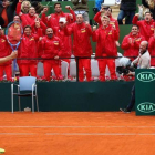 Albert Ramos celebra el triunfo definitivo contra Gran Bretaña con el banquillo español.-GETTY / JULIAN FINNEY