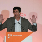 El candidato de Ciudadanos a la Junta de Andalucía, Juan Marín, en un mitin en Linares-CARLOS CID GAITÁN (EFE)