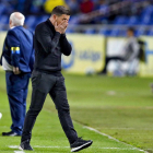 Luis Carrión se lamenta del mal juego y de la derrota de su equipo en Las Palmas.-Área 11