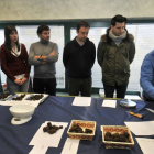 Productores en la lonja mayorista que se abrió ayer en Asfoso-V. Guisande