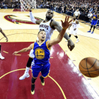 Tapón de LeBron James a Stephen Curry.-Bob Donnan / USA Today Sports
