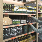 Surtido de cervezas en un supermercado de Mercadona.-