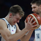 Doncic celebra una canasta en el partido de cuartos contra Letonia-SEDAT SUNA (EFE)