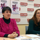 Ana Romero y Cristina Ochagavia, ayer, en CCOO.-