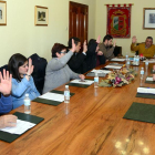 Corporación de San Leonardo en la votación de ayer.-A.M.