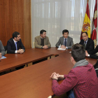 Los representantes de Calasanz y San José durante su reunión con el director general de Deportes de la Junta y otros representantes políticos.-VALENTÍN GUISANDE