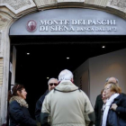 Oficina del Monte Dei Paschi en Roma.-
