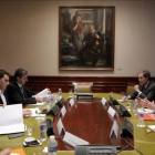 Miembros de la Plataforma contra la Morosidad, reunidos con Albert Rivera, presidente de Ciudadanos, en marzo del 2017.-JOSE LUIS ROCA