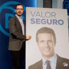 El vicesecretario de Organización del PP, Javier Maroto, presenta el lema del partido para el 28-A.-EFE / NICO RODRÍGUEZ